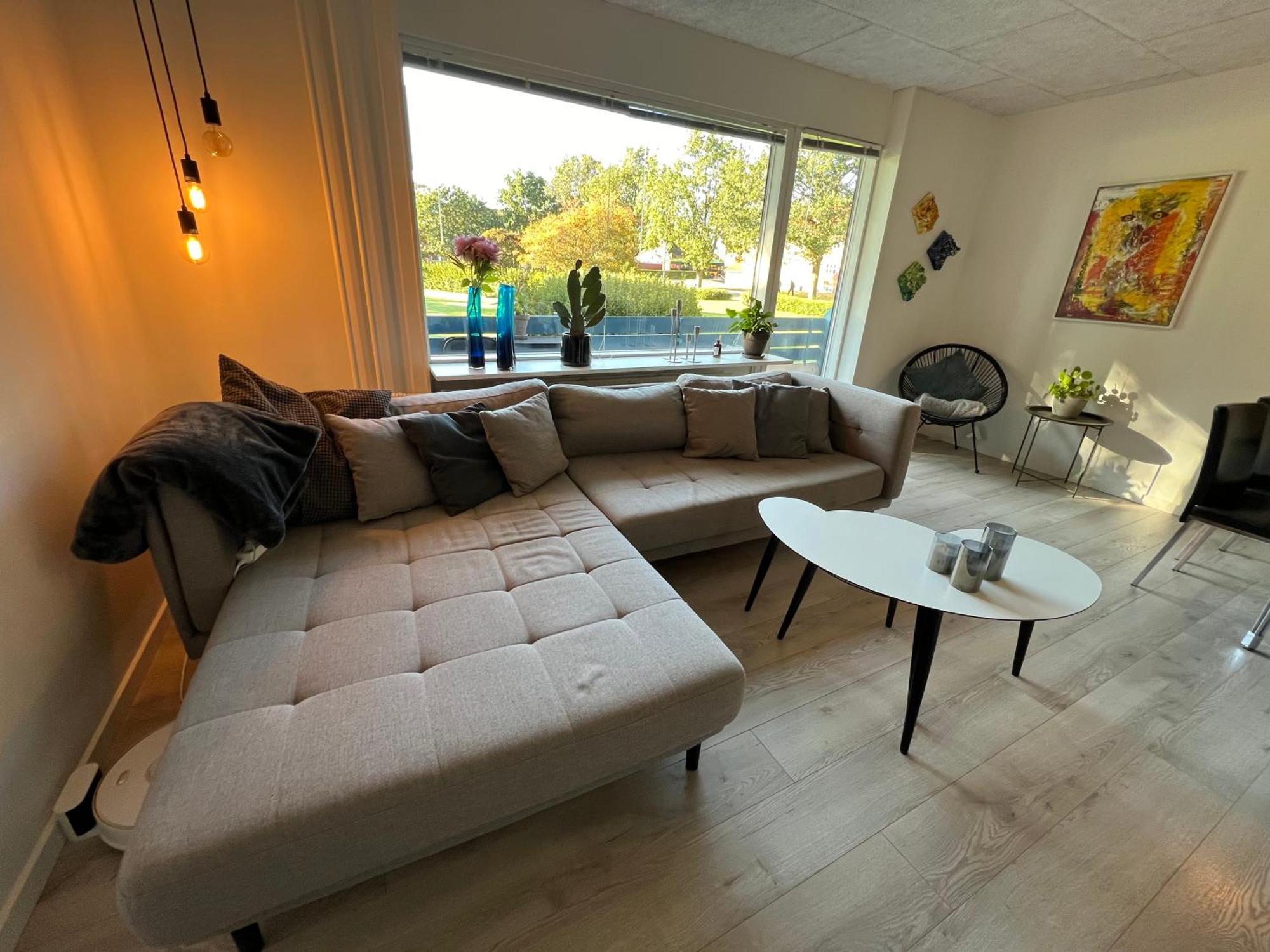 Apartment Nyrenoveret Med Balkon Og Parkering *